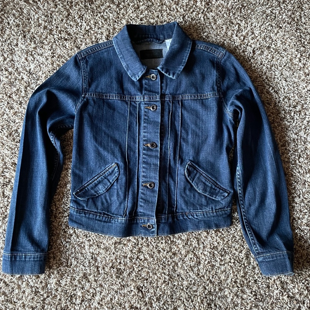 Levi Jean jacket size medium